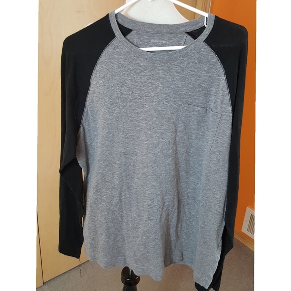 Banana Republic Other - BANANA REPUBLIC Men's Gray/Black Long Sleeve Shirt